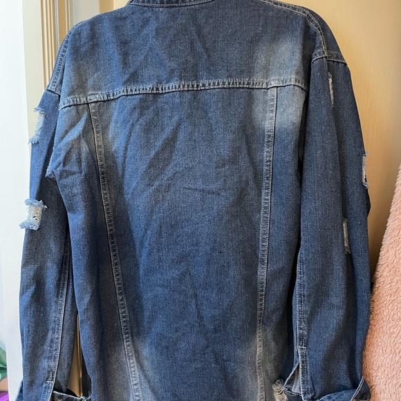 Really cute 🥰 size small distressed blue Jean jacket. Only worn once. - Picture 2 of 4